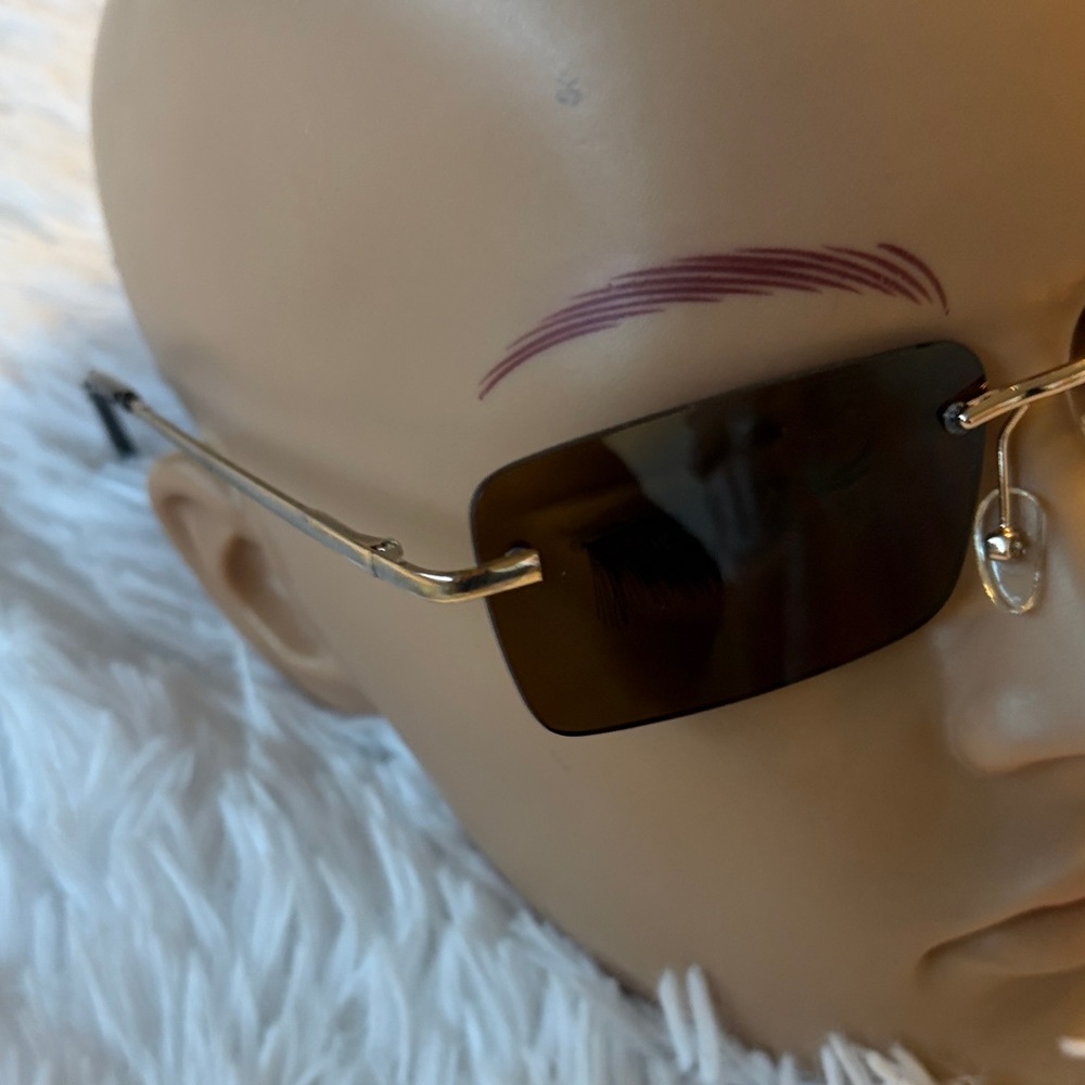 Stylish Brown Rectangular Sunglasses Slightly Used - image 3